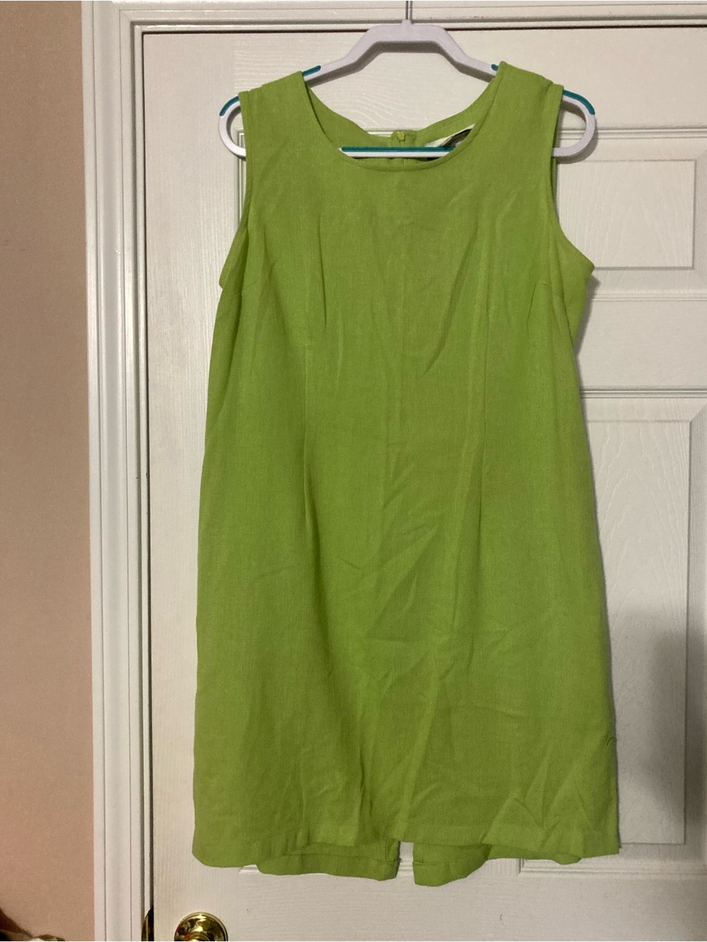 ⭐️⭐️ Women’s Lime Green Two-Piece Dress Set with Embroidered Hem - Picture 3 of 3